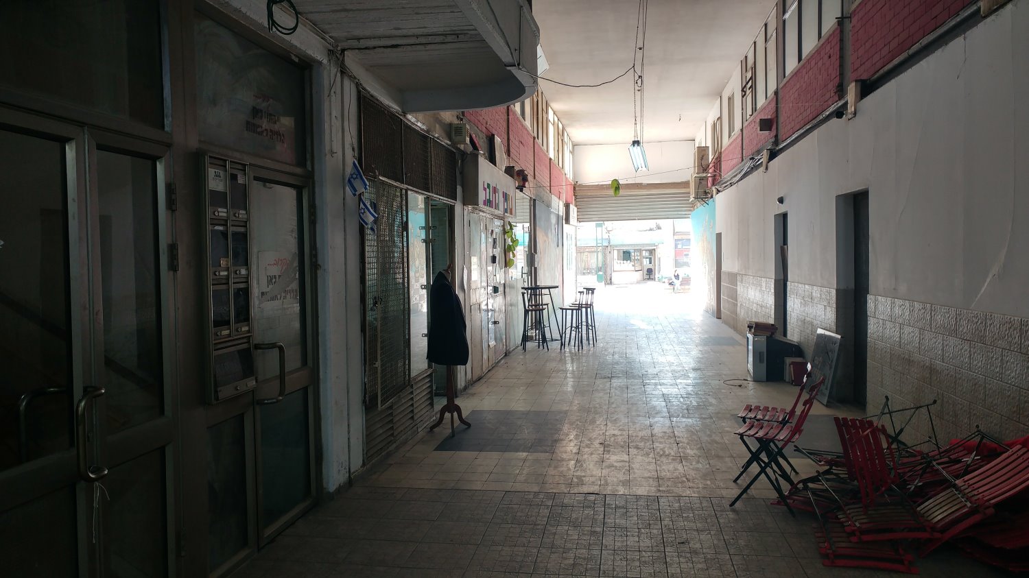 "רוב העסקים בבאר שבע נפגעו". עסקים סגורים בעיר העתיקה בבאר שבע. צילום: שרון טל