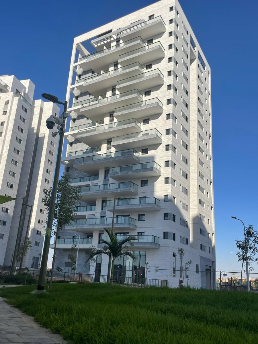 קרדיט - צרפתי נאות הדרים