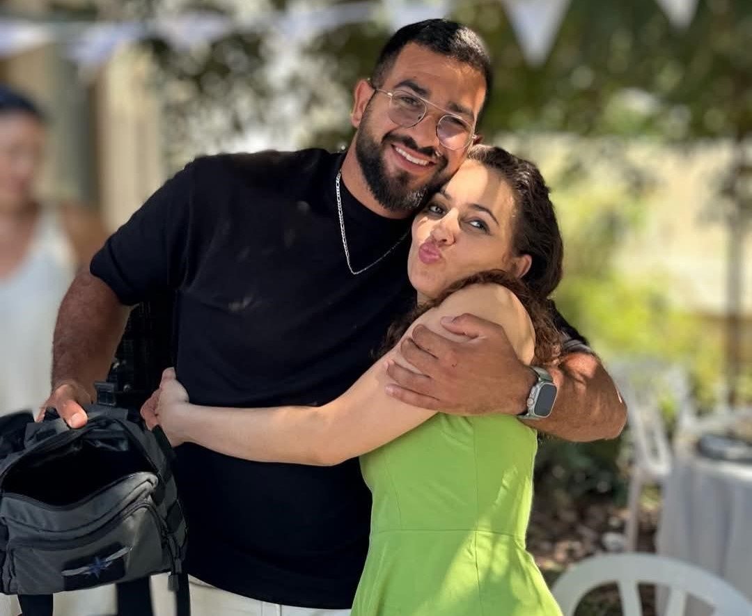 רן גואילי והאחיינית יעל. צילום: פרטי