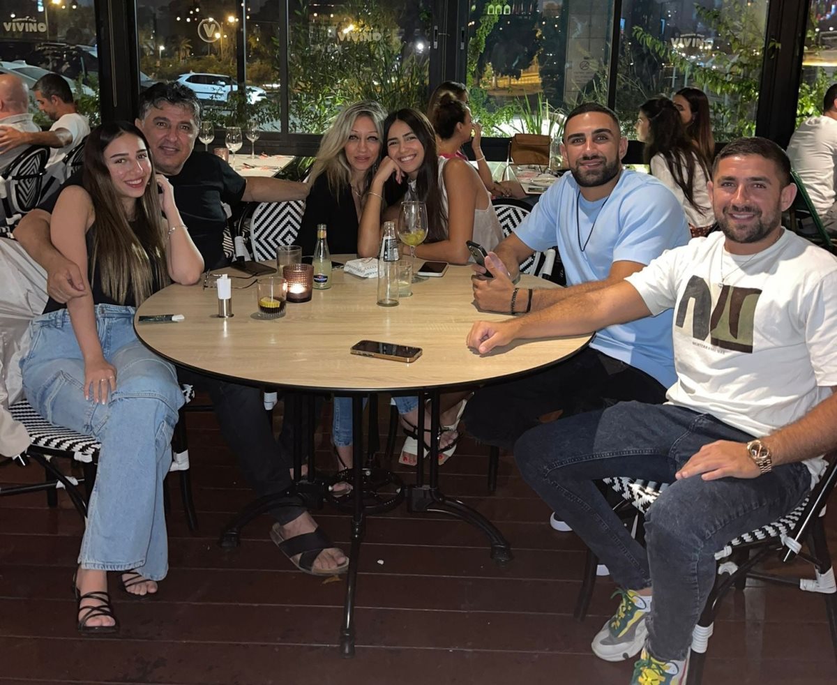 משפחת כלפון יחד לפני השבעה באוקטובר. צילום: משפחה