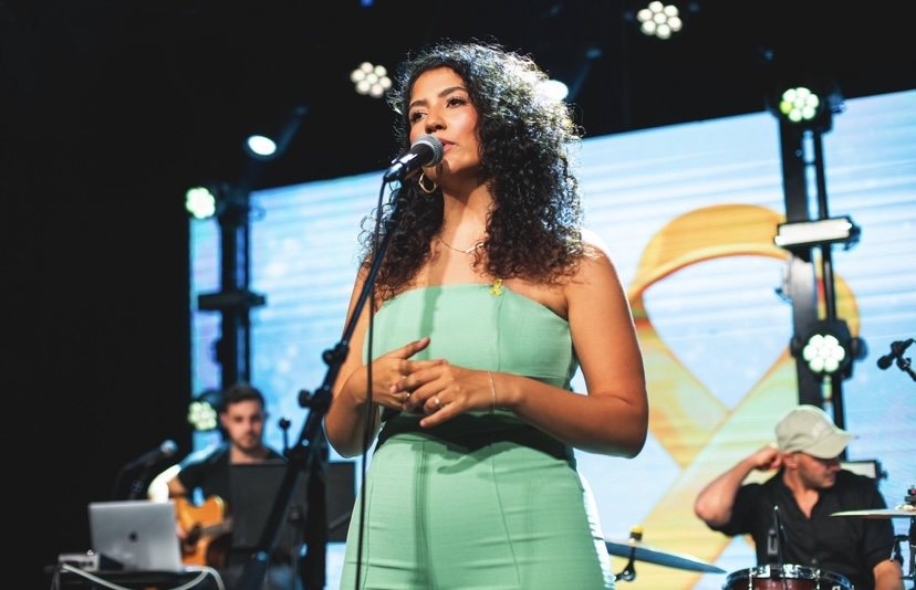 עמית ביג'אוי בהופעה. צילום: נוגה שרבני