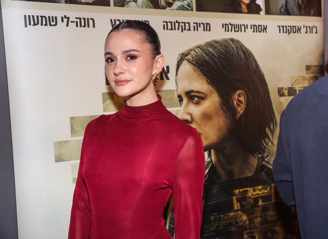 מאי קורץ בפרימיירה ללוחמות ללא גבול. צילום: גלעד זקס