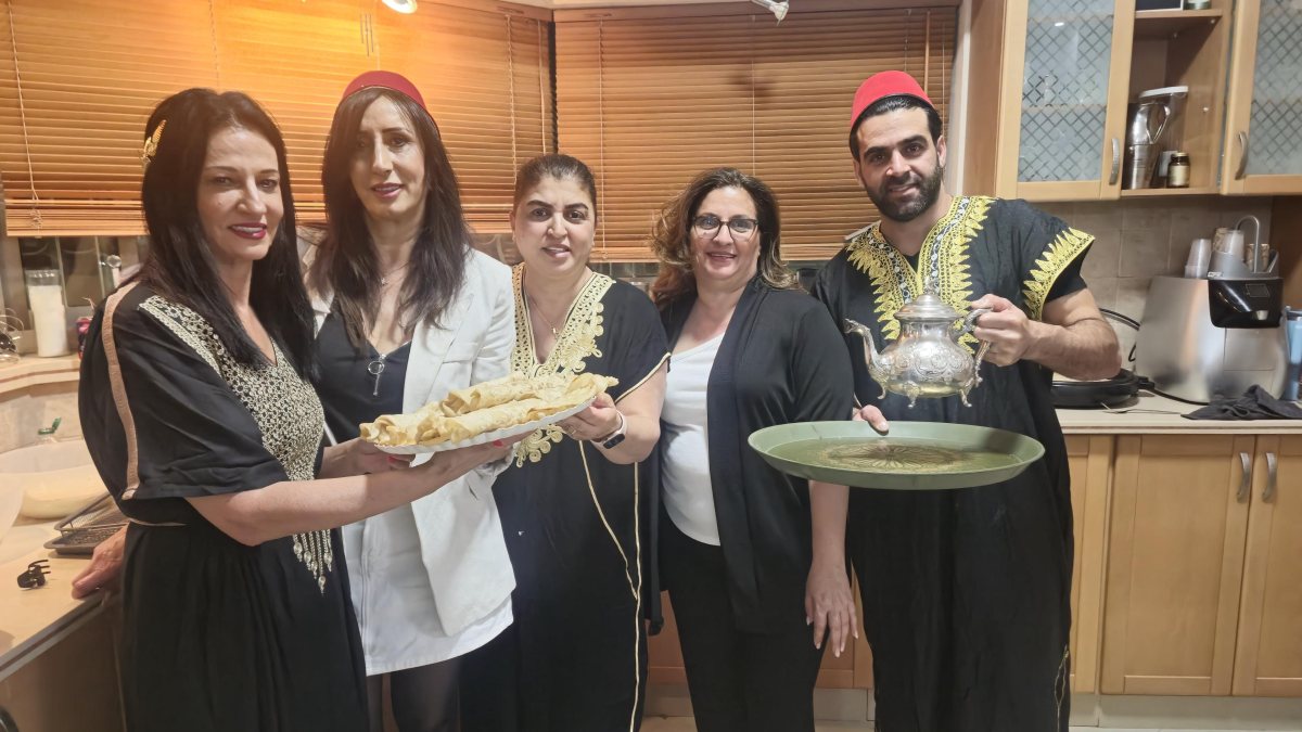 מימונה בביתה של אפרת ממן. צילום: פרטי