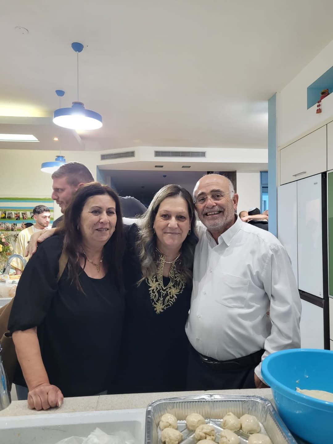 אוסי לנקרי מארחת מימונה. צילום: פרטי