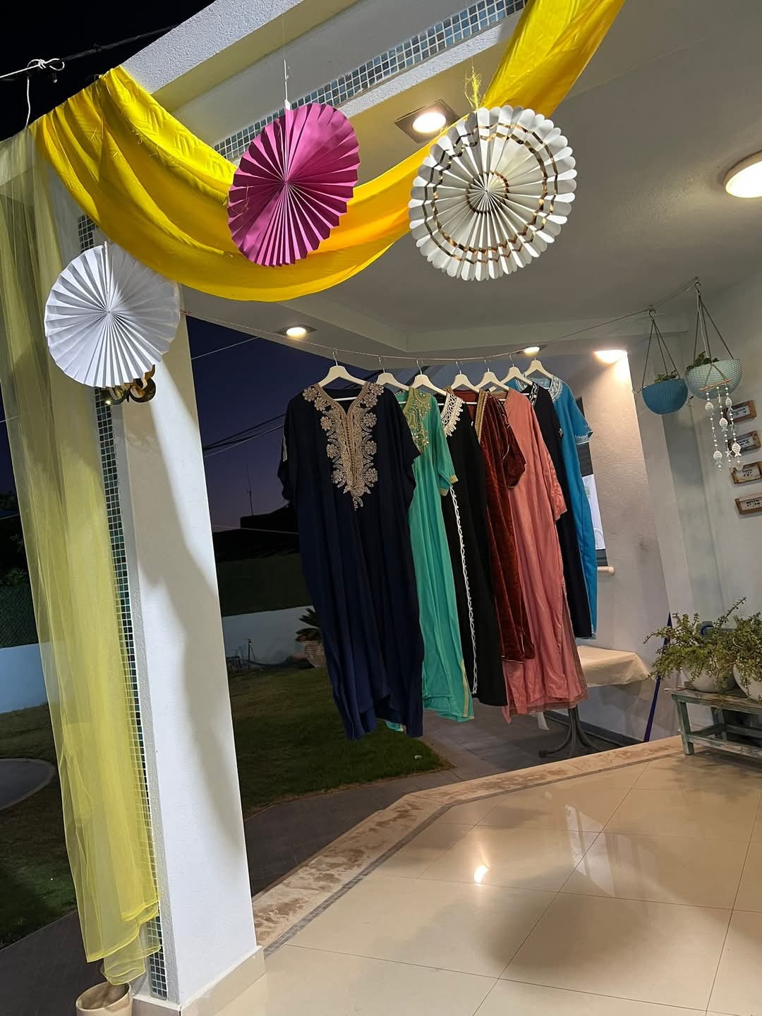 שמלות למימונה בבית משפחת לנקרי