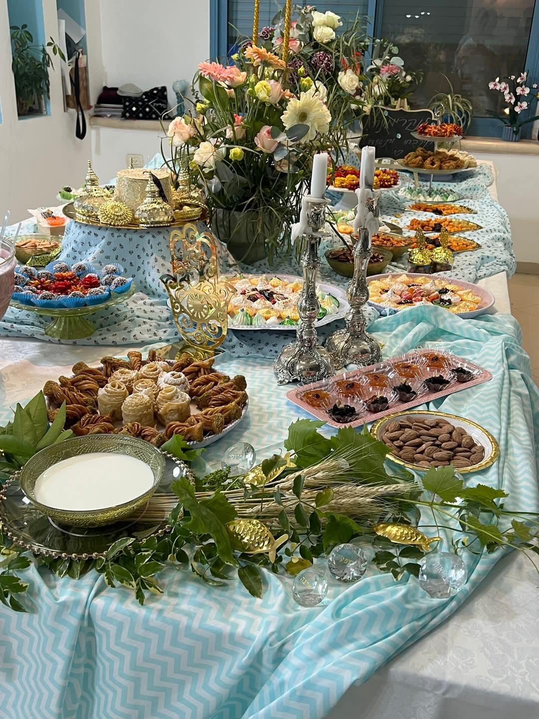 שולחן מסורתי וכל טוב במימונה