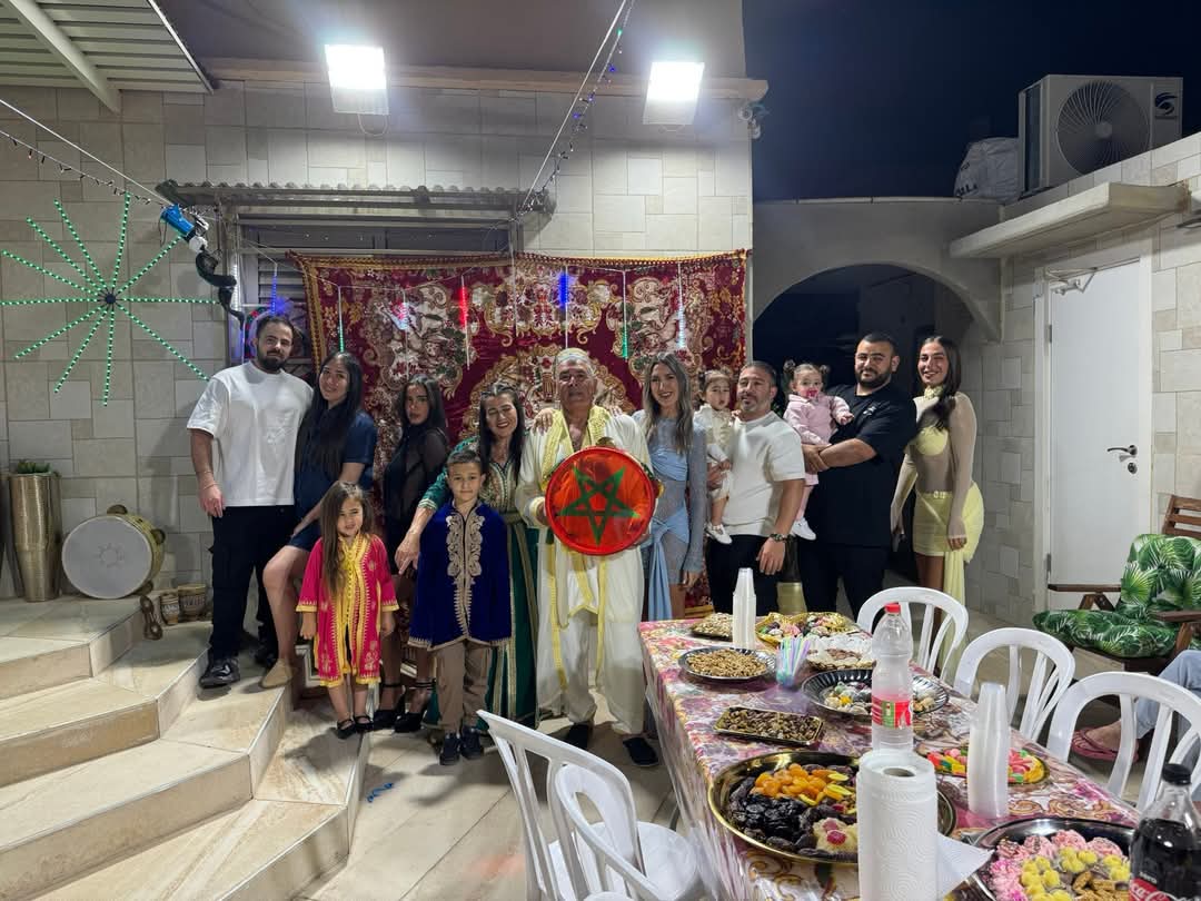 מימונה בבית הוריה של לידור בן שטרית. צילום: פרטי