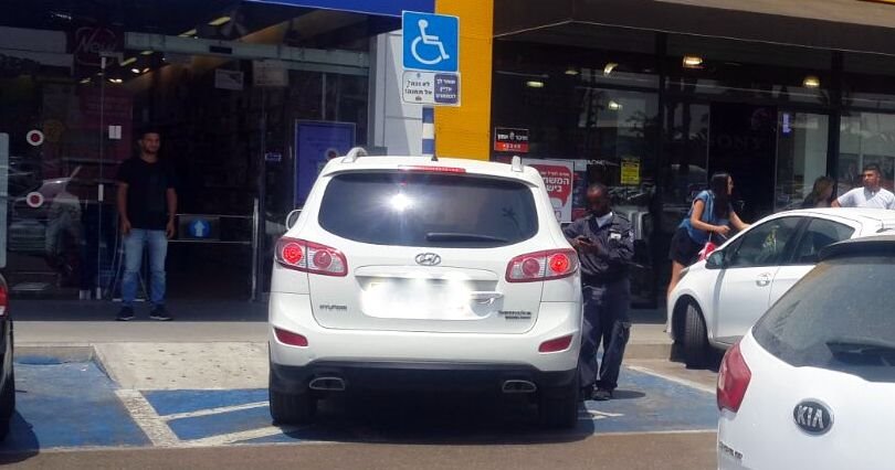 פעילות משטרתית במרכז "ביג". צילום: דוברות המשטרה