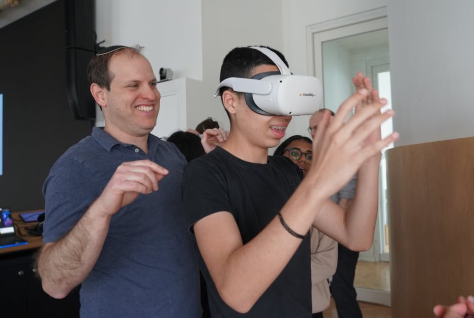 TECH SCHOOL, ביוזמת חברת ההייטק הישראלית מאנדיי, ללימודי מקצועות התלת ...