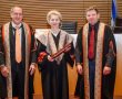 נשיאת הנציבות האירופית קיבלה תואר ד"ר לאות כבוד מהאוניברסיטה